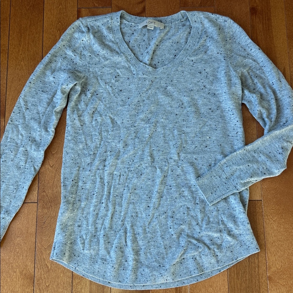 Great condition loft sweater